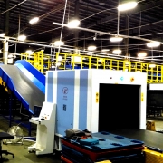 為落實(shí)寄遞安全“三項(xiàng)制度”，浙江菜鳥(niǎo)物流采購(gòu)創(chuàng)藝龍安檢設(shè)備安裝完畢。